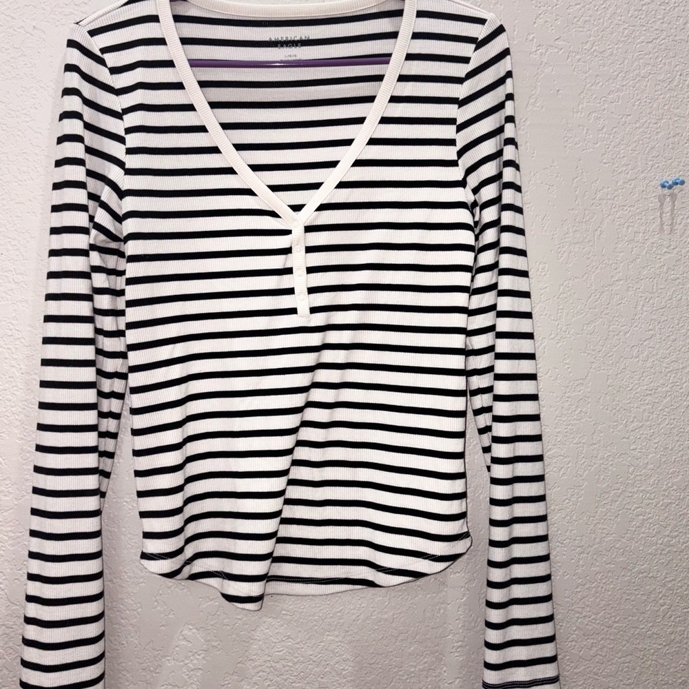American Eagle Outfitters Black and White Striped Long Sleeve Tee
